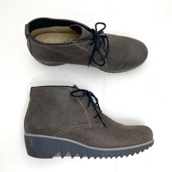 Wolky Dusky WintyComfort Lace up Ankle Wedge Boot in Metallic Brown Size 6 - Picture 7 of 12